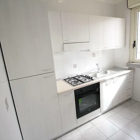 Rivabella D Apartment *